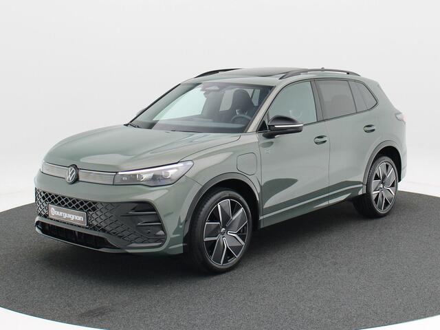 Volkswagen TIGUAN 1.5 eHybrid R-Line Edition 204 PK | Trekhaak | Panoramadak | Adaptieve Cruise Control | Stoel & Stuur Verwarming | Black Style |