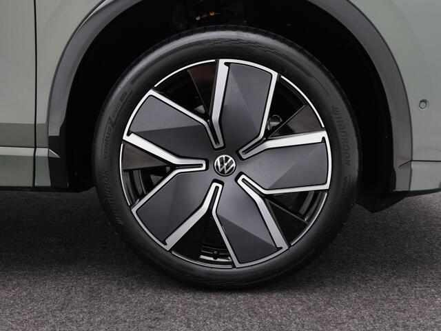 Volkswagen TIGUAN 1.5 eHybrid R-Line Edition 204 PK | Trekhaak | Panoramadak | Adaptieve Cruise Control | Stoel & Stuur Verwarming | Black Style |