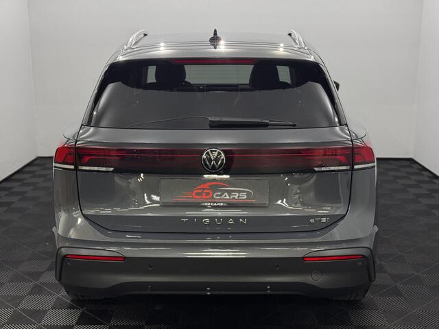 Volkswagen TIGUAN 1.5 eTSI Life Edition Half leder, Camera, Navi, Winterpakket, Keyless start, Cruise control adaptief, Sfeerverlichting, 2 jaar