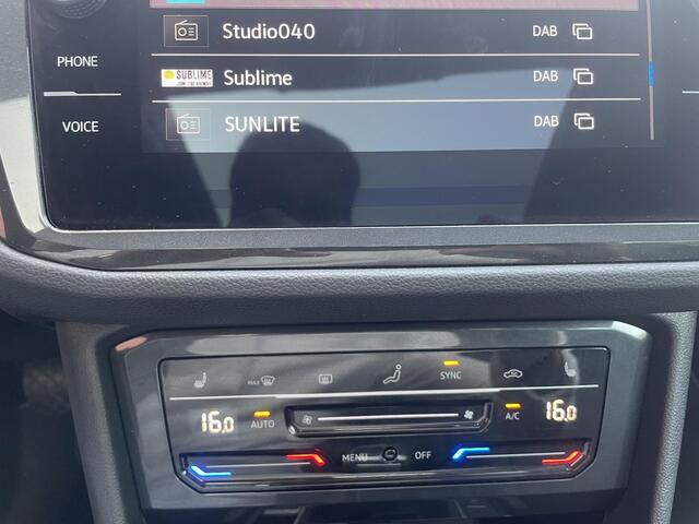 Volkswagen TIGUAN 1.5 TSI 150pk DSG Life | COMPANY CAR | Panoramadak | Navigatie | d.m.v. Apple Carplay / Android Auto | Parkeersensoren | Adaptive Cruise Control | Stoel- en stuurverwarming | Ledverlichting | Getinte ramen | Climate Control