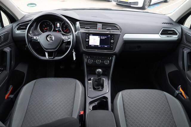 Volkswagen TIGUAN 1.4 TSI Comfortline 92KW/125PK, Navigatie, trekhaak, lichtmetalen velgen, Lane assist, parkeersensoren voor en achter, cruise control, automatische airco.