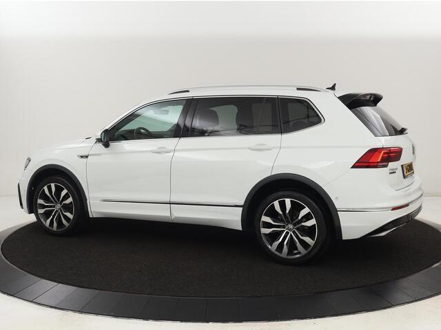 Volkswagen TIGUAN Allspace 1.5 TSI R Line | Stoelverwarming | Camera | Adaptive cruise | Carplay | Navigatie | Full LED | 20'' | Keyless | Park Assist