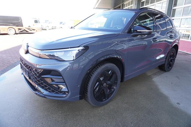 Volkswagen TIGUAN 1.5 eHybrid R-Line Edition 272 PK Hybride nr.V012 | Climate | panorama dak | Trekhaak