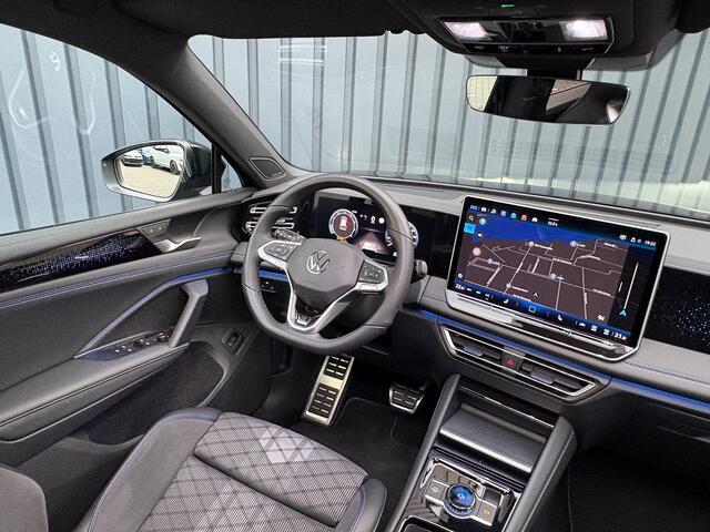 Volkswagen TIGUAN 1.5 eTSI R-Line Edition | 360 Camera | Harman/ Kardon | Trekhaak | Panodak | IQ Light | Head Up | Prijs Rijklaar!!