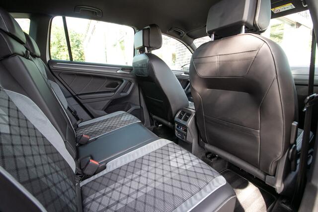 Volkswagen TIGUAN 1.4 TSI eHybrid R-Line Business+ - Trekhaak | Winter pack | HUD | Blindspot