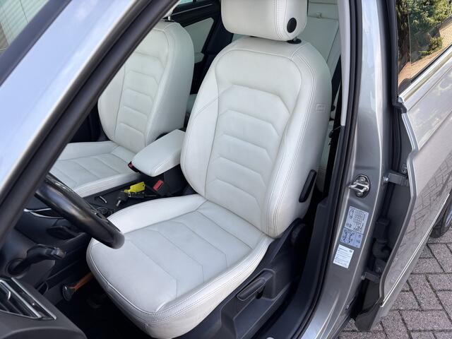 Volkswagen TIGUAN 1.4 TSI 4Motion Highline automaat [ panodak,leer,R-Line,virtual dash,fm navi,camera ]