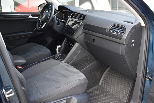 Volkswagen TIGUAN 1.5 TSI R-Line Automaat / Navigatie / Keyless / Trekhaak 1800kg / Adap. Cruise / Camera