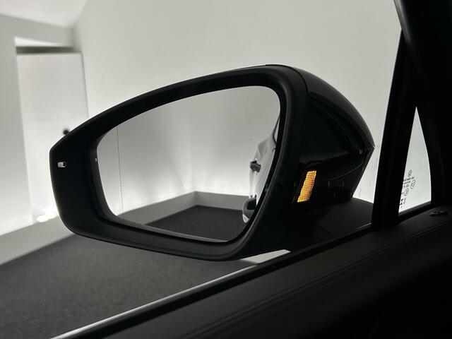 Volkswagen TIGUAN 1.5 272pk eHybrid R-Line Edition Trekhaak Camera Panoramadak Stoelverwarming Massage Carplay