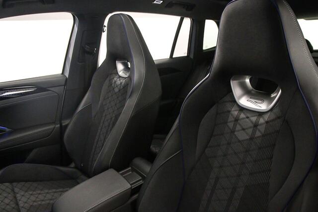 Volkswagen TIGUAN R-Line Edition 1.5 eTSI 150pk DSG Automaat Trekhaak, Panoramadak, Black Style, 360 camera, Adaptive cruise control, Achteruitrijcamera, Elektrische achterklep