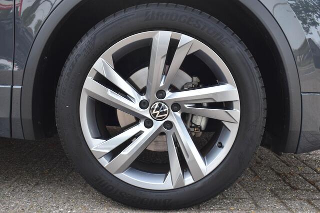 Volkswagen TIGUAN 1.5 TSI R-Line Business+ Pano Trekhaak IQ Light