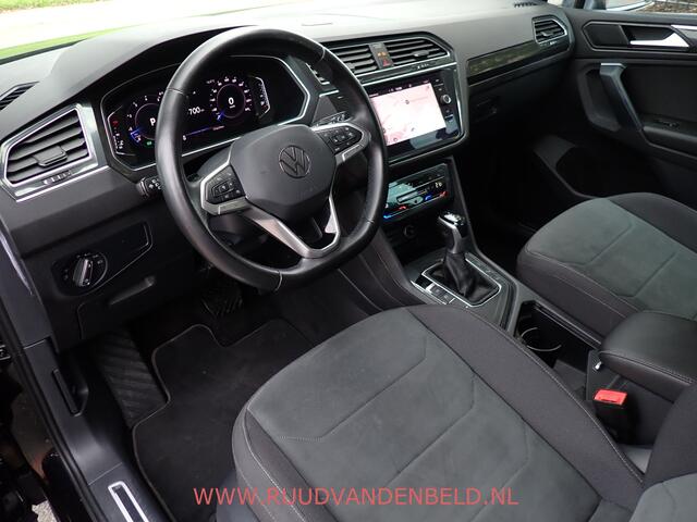 Volkswagen TIGUAN 1.5TSI Elegance ACC/VIRTUAL/TREKHAAK/CAMERA/CARPLAY