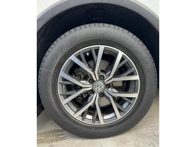 Volkswagen TIGUAN 1.4 TSI ACT Comfortline Business | SCHUIF/KANTELDAK | CARPLAY/ANDROID | ADAPTIVE CRUISE CONTROL | PDC V+A | STOELVERWARMING | LMV 17" | AIRCO | ELEKTR. ACHTERKLEP | BLUETOOTH