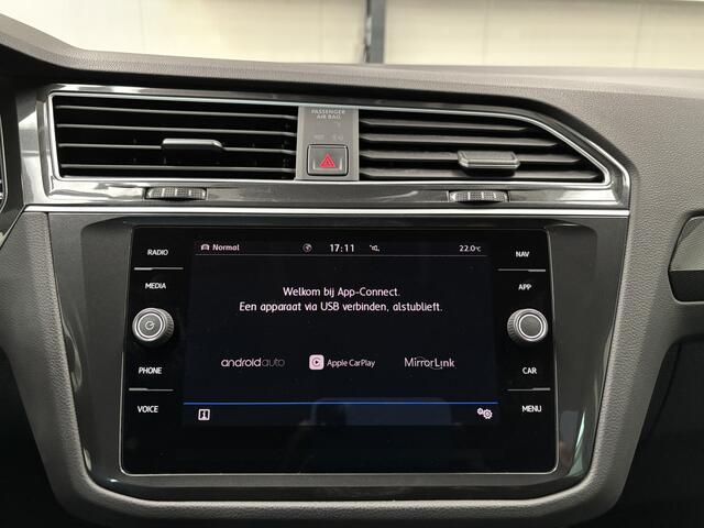 Volkswagen TIGUAN 1.4 TSI 4Motion Highline NIEUWSTAAT !! | 18" Lichtmetalen velgen 'Kingston' | Achteropkomend verkeer waarschuwing | Airco (automatisch)