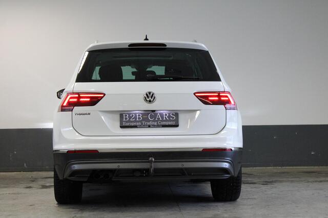 Volkswagen TIGUAN 1.5 TSI ACT Comfortline Panoramadak - Trekhaak - LED