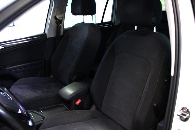 Volkswagen TIGUAN 1.5 TSI ACT Comfortline Panoramadak - Trekhaak - LED