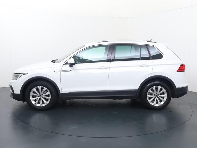 Volkswagen TIGUAN 1.5 TSI Life | 130 PK | Navigatiesysteem | Achteruitrijcamera | LED verlichting |