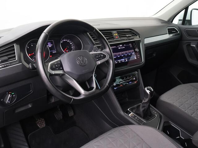 Volkswagen TIGUAN 1.5 TSI Life | 130 PK | Navigatiesysteem | Achteruitrijcamera | LED verlichting |