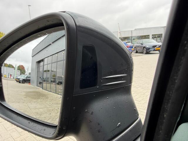 Volkswagen TIGUAN 1.4 TSi 245 Pk eHybrid Automaat Life | Adaptive Cruise | Camera | CarPlay | Climate | 18 Inch | Privacy Glass | 54.682 KM!!