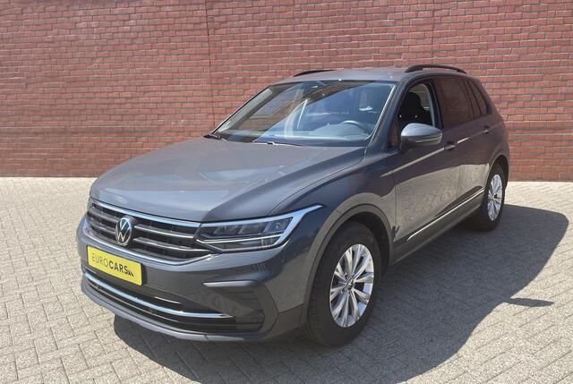 Volkswagen TIGUAN 1.5 TSI DSG 150pk Life | Navigatie | Apple Carplay/Android Auto | Parkeersensoren | Adaptive cruise Control | Wegklapbare Trekhaak | Stoel- en stuurverwarming | Ledverlichting | Getinte ramen | Climate Control