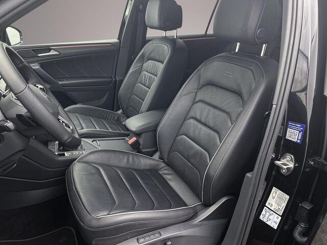 Volkswagen TIGUAN 1.5 TSI R-Line Business+ 150pk DSG, Lederen bekleding, Panoramadak, Black style, Trekhaak, Stoelverwarming, Stuurverwarming, Elektrische achterklep, Adaptieve cruise control, Dynamic chassis control, Navigatie, App connect
