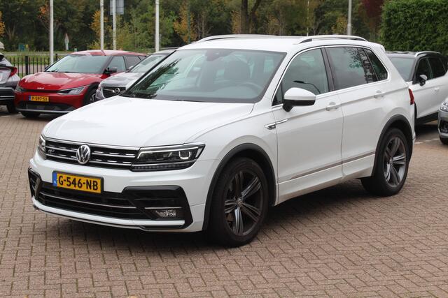 Volkswagen TIGUAN 1.5 TSI ACT Highline Business 3x R-Line / CarPlay / Keyless / Dodehoek / 19'' / Navigatie / Stoelverwarming / DAB / ACC