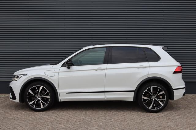 Volkswagen TIGUAN 1.4 TSI 180kW eHybrid R-Line Black Style IQ.Light/DCC/Keyless/360/Virtual Cockpit/Dodehoek/20" Misano/Trekhaak wegkl.
