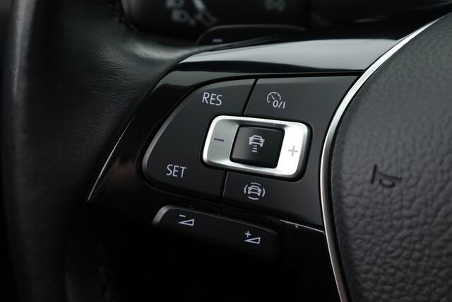 Volkswagen TIGUAN 2.0 TDI 4Motion R-Line DSG | Trekhaak | HUD | Adapt. Cruise | CarPlay | Navi | Stoelverw.