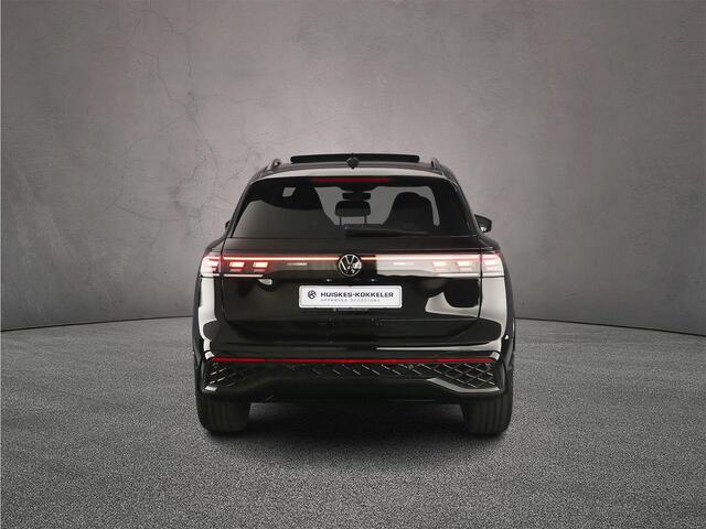 Volkswagen TIGUAN R-Line Edition 1.5 eHybrid 272pk DSG Automaat Trekhaak, Panoramadak, Elektrische achterklep, Achteruitrijcamera, Adaptive cruise control