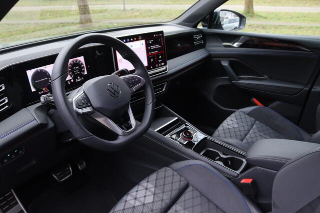 Volkswagen TIGUAN 1.5 eHybrid 272pk R-Line Edition Black Style Pano/IQ.Light/Camera/Keyless/ACC/DCC/ErgoActive/Dodehoek/20"/Trekhaak wegkl.