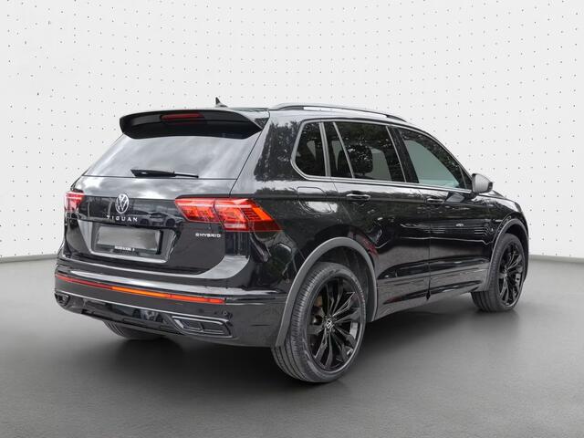 Volkswagen TIGUAN 1.4 TSI eHybrid R-Line ** IQ LIGHT, VIRTUAL, LEDER, TREKH, 20-inch LMV, ACC, WINTER ** 1e EIG - Slechts 64.250km. ** ** INFORMEER OOK NAAR ONZE AANTREKKELIJKE FINANCIAL-LEASE TARIEVEN **