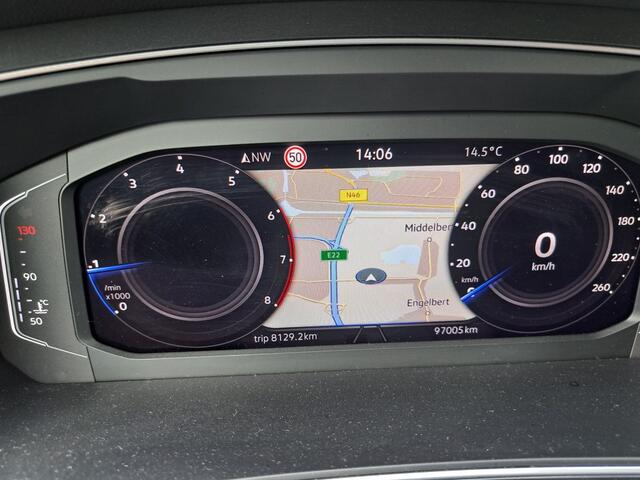 Volkswagen TIGUAN 1.5 TSI 130 Pk Highline Bs Alcantara Ecc Nav. Apple Carplay 6 Bak