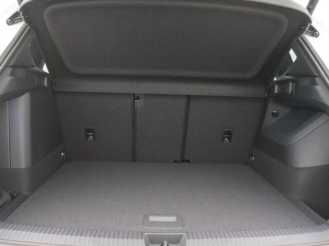 Volkswagen TIGUAN 1.5 eHybrid R-Line Edition 272PK DSG Black Style, Pano-Schuifdak, 360gr. Camera, Matrix-LED, Stoel- en stuurverwarming, Keyless, Elektr. Achterklep, Side Assist, 20" LM Velgen