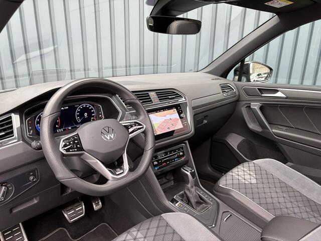 Volkswagen TIGUAN 1.5 TSI R-Line Business+ | Trekhaak wegkl. | Panodak | Head Up | Side Assist | IQ Light | Elk. A-klep | 20'' | Prijs Rijklaar!!