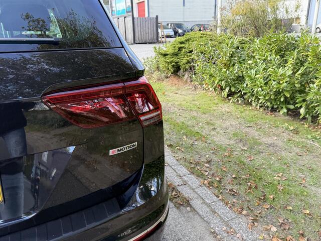 Volkswagen TIGUAN 2.0 TSI 4Motion 220PK DSG R-LineoPanooTrekhaak