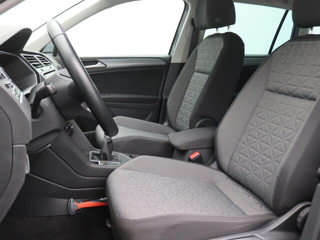 Volkswagen TIGUAN 1.5 TSI Life Business 130PK Adaptieve Cruise Controle, Keyless, Navi, PDC voor en achter, Clima, Digital Cockpit, 17" LM Velgen