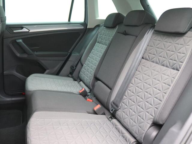 Volkswagen TIGUAN 1.5 TSI Life Business 130PK Adaptieve Cruise Controle, Keyless, Navi, PDC voor en achter, Clima, Digital Cockpit, 17" LM Velgen