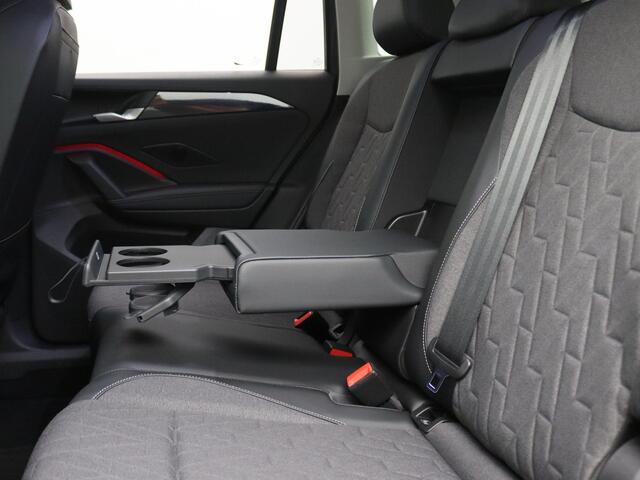 Volkswagen TIGUAN 1.5 eHybrid Life Edition 204PK DSG Trekhaak, 19" LM Velgen, Adaptieve Cruise Controle, Achteruitrijcamera, Side Assist, Navi via Apple Carplay/Android Auto, Keyless, Stoel-Stuurverwarming, Elektr. Achterklep