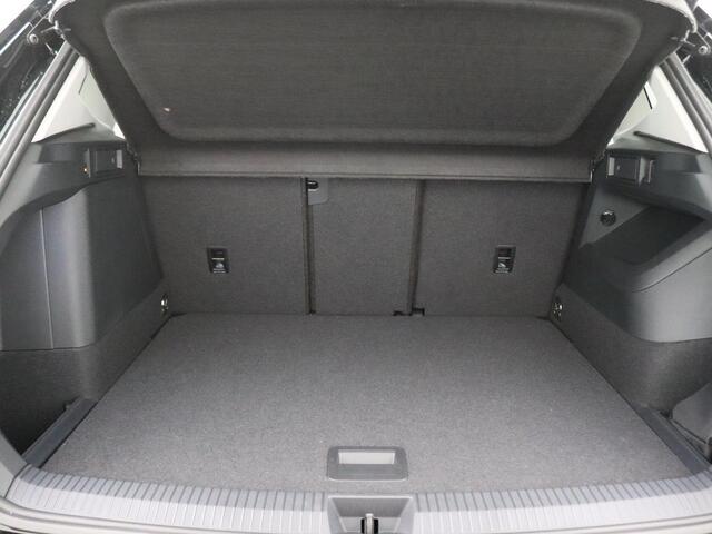 Volkswagen TIGUAN 1.5 eHybrid Life Edition 204PK DSG Pano-Schuifdak, Trekhaak, 19" LM Velgen, Adaptieve Cruise Controle, Achteruitrijcamera, Side Assist, Navi via Apple Carplay/Android Auto, Keyless, Stoel-Stuurverwarming, Elektr. Achterklep