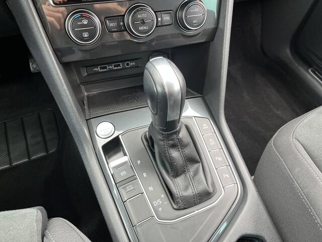 Volkswagen TIGUAN 1.5 TSI ACT R-Line / AUTOMAAT/ PANO/ CAMERA/ PARK. SENSOREN/ LED/ DODE HOEK/ DAB/ MASSAGE FUNCTIE/ CLIMA/ ELEK. ACHTERKLEP/ APP-CONNECT/ STOEL VERWARM/ ACC/ NAVI/ KEYLESS/ ISOFIX/ 19" LMV