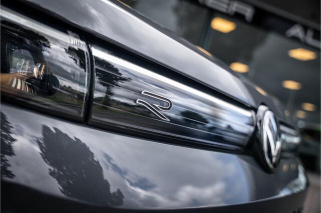 Volkswagen TIGUAN 1.5 eHybrid 272pk R-Line Edition ** HUD ** Trekhaak ** 360 camera ** Massage Blackstyle **