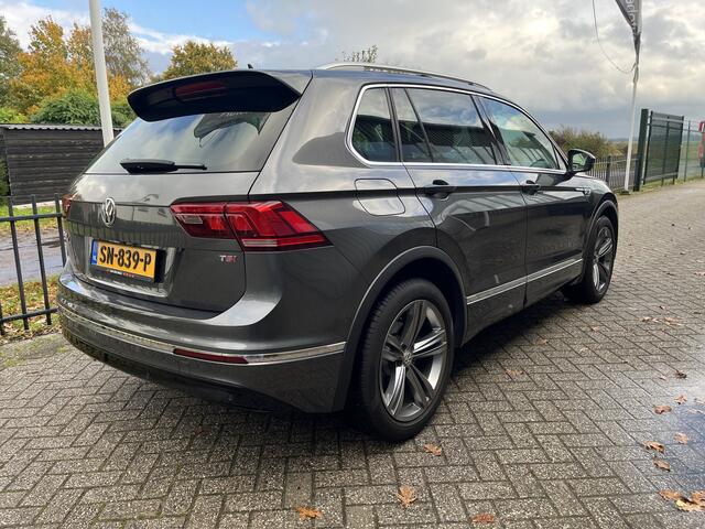 Volkswagen TIGUAN 1.4 TSI ACT 150 pk R-Line | Panoramadak | 1800 kg trekgewicht | Side Assist | Head Up | Trekhaak | Camera | ACC | Stoelverwarming | Active info Display