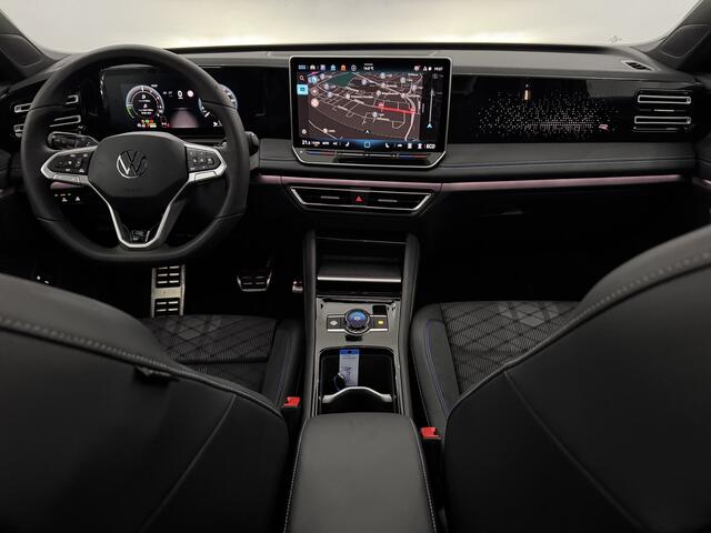 Volkswagen TIGUAN R-Line Plus Black Style 1,5 PHEV eHybrid 272pk Pano, 360 Camera, Half leder, Navi, Massage stoelen, ACC, Led, Stoelverwarming, 2 jaar garantie