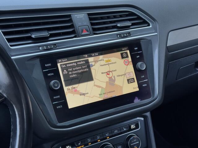 Volkswagen TIGUAN Allspace 2.0 TDI AUT7 R-LINE HIGHLINE 7PERS 150PK. PANODAK LEDER NAVI CAMERA DIGI-DASH APPLE-CARPLAY LED 20 INCH-LMV PDC