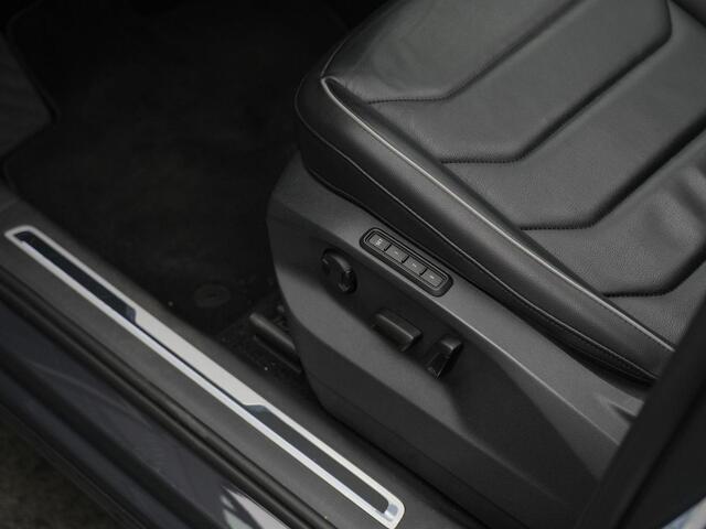 Volkswagen TIGUAN 1.4 TSI eHybrid 245 pk DSG Elegance | Panoramadak | Leder | Geheugenstoelen | IQ Light | Rondomzicht camera