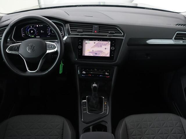 Volkswagen TIGUAN 1.4 TSI eHybrid Style | Stoelverwarming | Camera | Adaptive cruise | Carplay | Sfeerverlichting | Full LED | Navigatie | Park Assist | DAB | Stuurverwarming | PHEV | Plug In