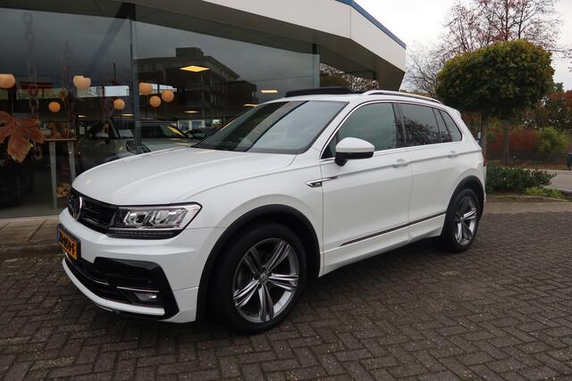 Volkswagen TIGUAN 1.5 TSI ACT Highline Business R-LINE I PANORAMA I TREKHAAK I NL-AUTO !