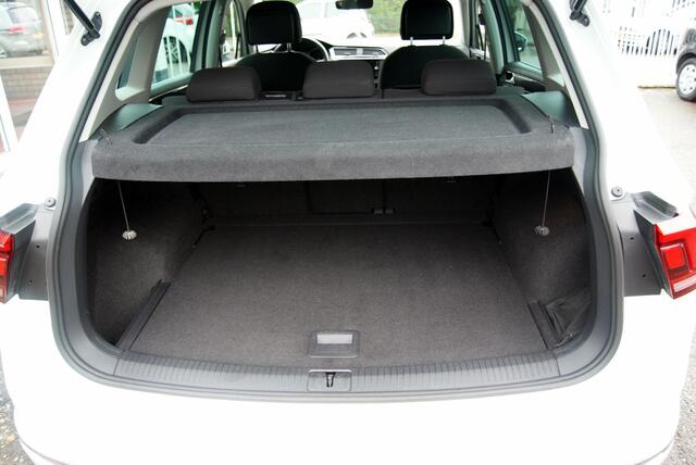 Volkswagen TIGUAN 1.4 TSI Comfortline R-Line pakket,Navi,Trekhaak,Clima,Cruise,Carplay,RIJKLAARPRIJS!!