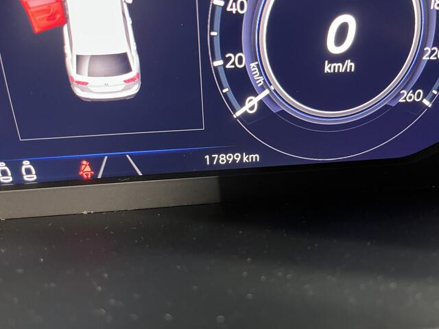 Volkswagen TIGUAN 1.4 TSI eHybrid Elegance / AUTOMAAT/ 245PK/ ALCANTARA/ MATRIX/ ADAPT. CRUISE/ APP-CONNECT/ NAVI/ PARK. SENSOREN + CAMERA/ STOEL-STUUR VERWARM./ 3-ZONE CLIMA