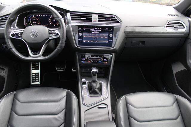 Volkswagen TIGUAN 1.4 TSI eHybrid R-Line Business+ | Incl. 12 maanden Garantie | Panorama dak | Memory stand stoelen | Stoel & Stuurverwarming | 360* Camera | Climate controle | Adaptive cruise | Elektrische kofferbakklep | Dodehoek detectie | IQ. Lights | Keyless entry/st