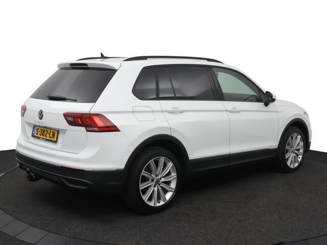 Volkswagen TIGUAN 1.5 TSI Life Business | Trekhaak | Parkeercamera | Stoel/stuur verwarming |